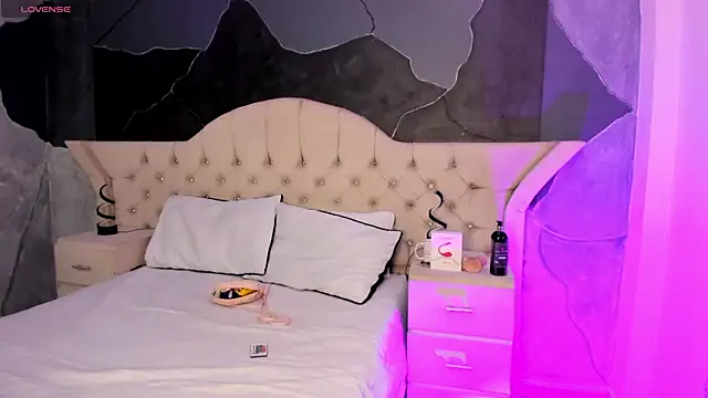 AmbarFoxx  online show from September 13, 2025, 5:07 am