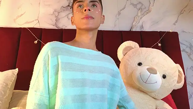 Snapshot of PrincePoppy chatting on October 2, 2025, 8:38 pm PrincePoppy online show from October 2, 2025, 8:38 pm