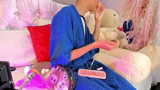 Snapshot of PrincePoppy chatting on October 6, 2025, 8:39 pm PrincePoppy online show from October 6, 2025, 8:39 pm