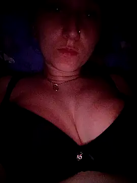 Lissa213 online show from October 4, 2025, 11:14 pm