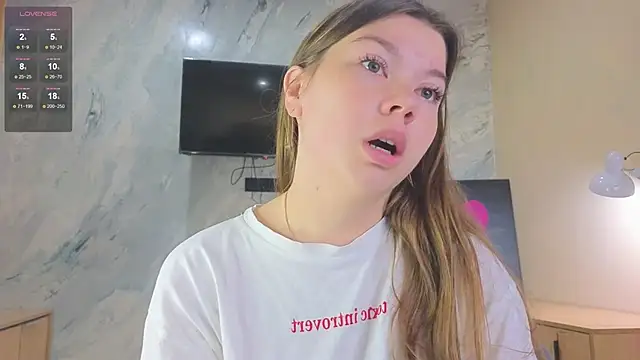 Snapshot of miss_bubbles_ chatting on October 4, 2025, 12:30 am miss bubbles  online show from October 4, 2025, 12:30 am