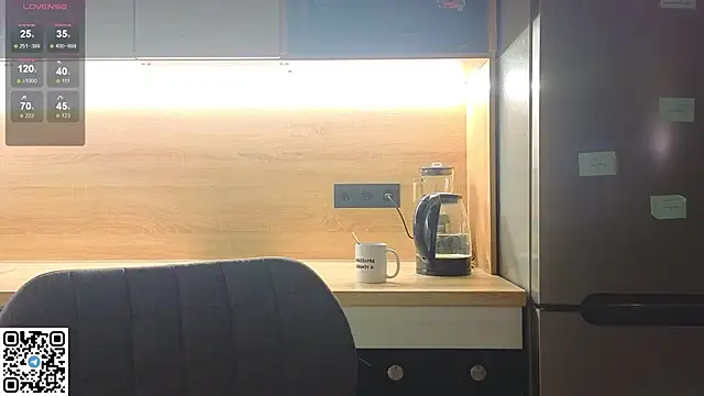 Snapshot of miss_bubbles_ chatting on October 21, 2025, 12:22 am miss bubbles  online show from October 21, 2025, 12:22 am