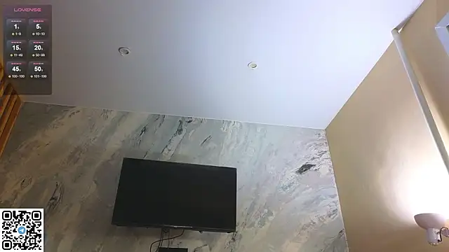 Snapshot of miss_bubbles_ chatting on November 3, 2025, 12:35 am miss bubbles  online show from November 3, 2025, 12:35 am