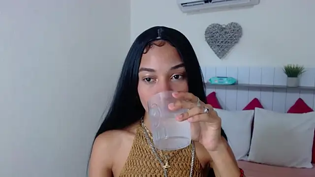 KittyLove s online show from February 10, 2026, 7:40 pm