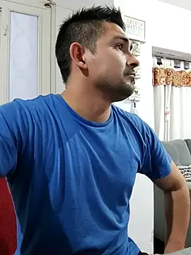 Snapshot of Bradd_32 chatting on September 16, 2025, 2:23 am Bradd 32 online show from September 16, 2025, 2:23 am