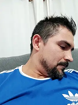 Snapshot of Bradd_32 chatting on September 28, 2025, 10:37 pm Bradd 32 online show from September 28, 2025, 10:37 pm