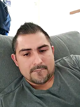 Snapshot of Bradd_32 chatting on October 31, 2025, 5:14 pm Bradd 32 online show from October 31, 2025, 5:14 pm