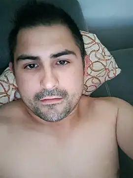 Snapshot of Bradd_32 chatting on November 15, 2025, 5:09 pm Bradd 32 online show from November 15, 2025, 5:09 pm