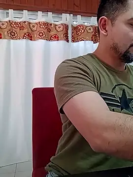 Snapshot of Bradd_32 chatting on June 11, 2026, 5:11 pm Bradd 32 online show from June 11, 2026, 5:11 pm