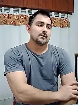 Snapshot of Bradd_32 chatting on June 24, 2026, 2:43 am Bradd 32 online show from June 24, 2026, 2:43 am