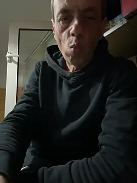 adiluci1 online show from March 23, 2026, 6:23 pm