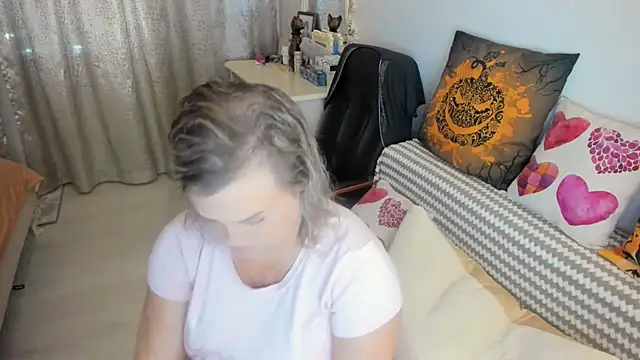 MildMature online show from September 25, 2025, 8:45 pm