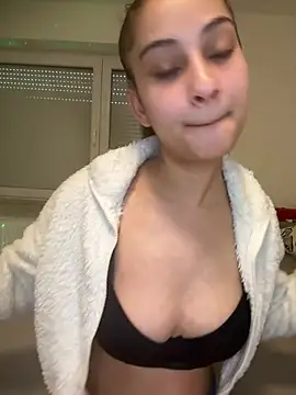 Snapshot of FemmeAffair chatting on March 15, 2026, 2:12 pm FemmeAffair online show from March 15, 2026, 2:12 pm