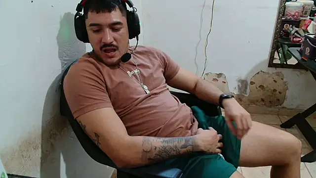 Snapshot of Leonino231 chatting on September 16, 2025, 2:18 pm Leonino231 online show from September 16, 2025, 2:18 pm