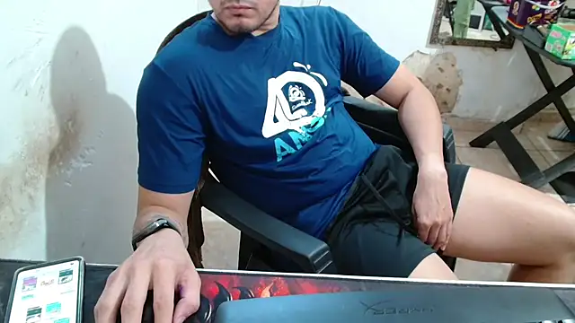 Snapshot of Leonino231 chatting on September 23, 2025, 11:35 am Leonino231 online show from September 23, 2025, 11:35 am