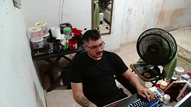 Leonino231 online show from December 20, 2025, 10:17 pm