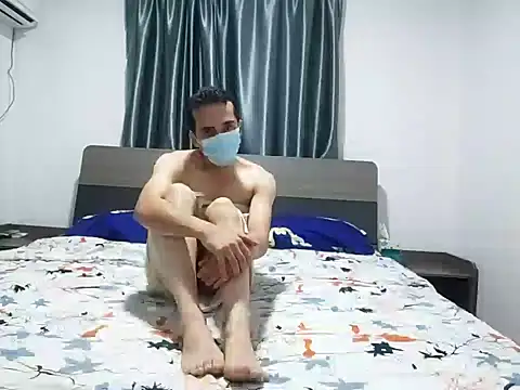 SSerene online show from December 17, 2025, 7:09 pm