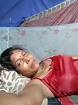 Snapshot of Savita992 chatting on June 11, 2026, 1:05 am Savita992 online show from June 11, 2026, 1:05 am