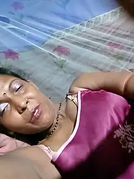 Snapshot of Savita992 chatting on June 11, 2026, 8:51 pm Savita992 online show from June 11, 2026, 8:51 pm