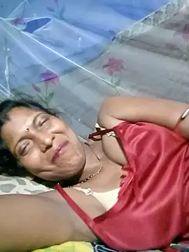 Snapshot of Savita992 chatting on June 13, 2026, 11:35 pm Savita992 online show from June 13, 2026, 11:35 pm