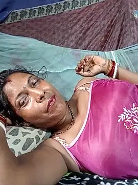 Snapshot of Savita992 chatting on June 16, 2026, 7:44 am Savita992 online show from June 16, 2026, 7:44 am