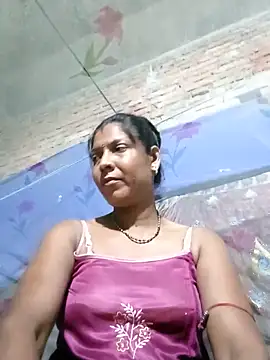 Snapshot of Savita992 chatting on June 19, 2026, 7:06 pm Savita992 online show from June 19, 2026, 7:06 pm