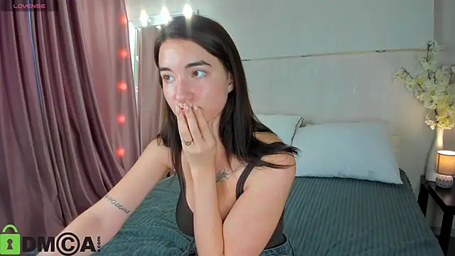 Adelina Bliss online show from May 8, 2026, 9:25 am