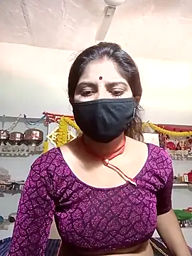 Snapshot of Daisygirl9 chatting on September 15, 2025, 8:14 am Daisygirl9 online show from September 15, 2025, 8:14 am