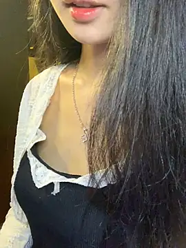 Nhinhi18 online show from May 1, 2026, 3:49 pm
