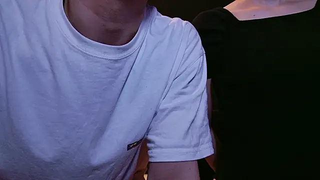 Snapshot of C-4bomb chatting on September 19, 2025, 1:45 pm C-4bomb online show from September 19, 2025, 1:45 pm