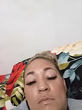 Snapshot of Diablamix chatting on October 6, 2025, 1:36 am Diablamix online show from October 6, 2025, 1:36 am