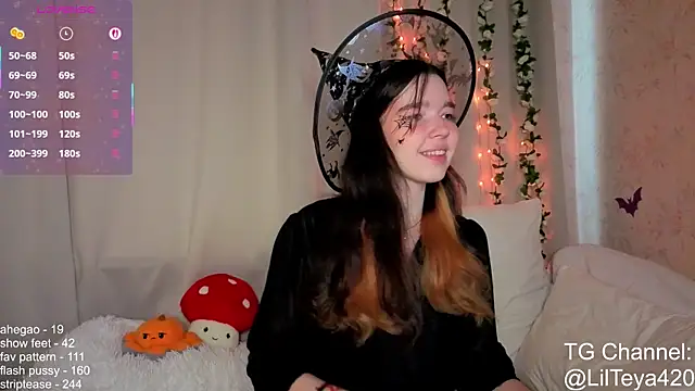 Snapshot of little_Teya chatting on October 15, 2025, 10:26 am little Teya online show from October 15, 2025, 10:26 am