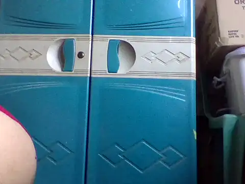 Snapshot of mommasexy29 chatting on September 29, 2025, 5:01 am mommasexy29 online show from September 29, 2025, 5:01 am