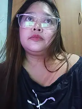 sweetbigtits19 online show from June 28, 2026, 10:10 am