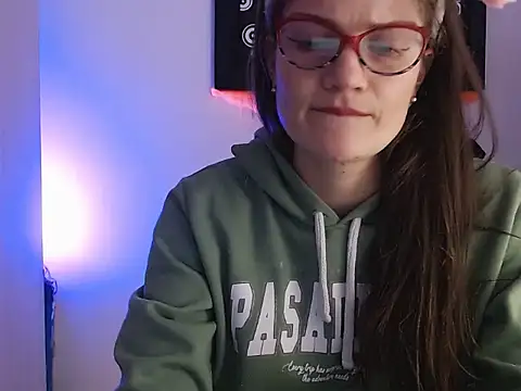 Snapshot of Camila-ventura chatting on November 1, 2025, 2:19 pm Camila-ventura online show from November 1, 2025, 2:19 pm