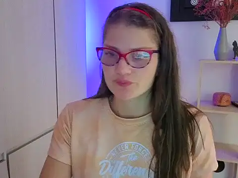 Snapshot of Camila-ventura chatting on November 16, 2025, 8:36 pm Camila-ventura online show from November 16, 2025, 8:36 pm