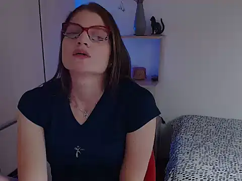 Snapshot of Camila-ventura chatting on November 18, 2025, 7:18 pm Camila-ventura online show from November 18, 2025, 7:18 pm