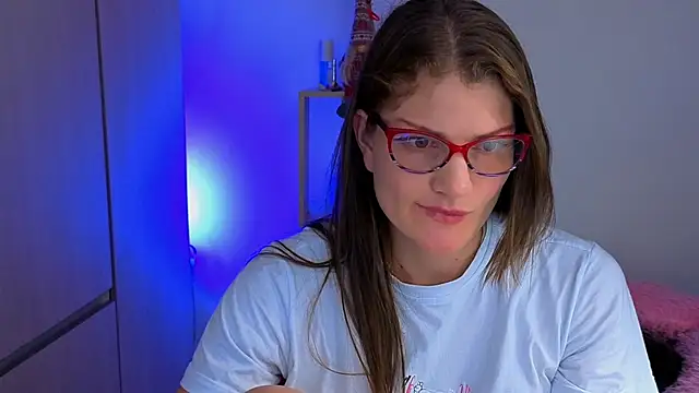 Snapshot of Camila-ventura chatting on December 5, 2025, 8:05 pm Camila-ventura online show from December 5, 2025, 8:05 pm