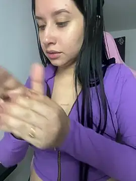 lucy grey25 online show from February 4, 2026, 1:06 pm