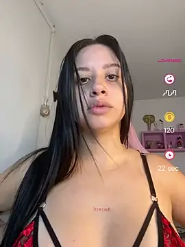 lucy grey25 online show from May 7, 2026, 4:12 pm