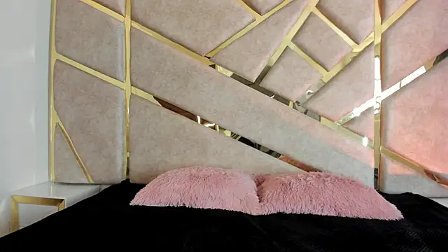 Snapshot of Zafiro_claire chatting on October 4, 2025, 5:55 pm Zafiro claire online show from October 4, 2025, 5:55 pm