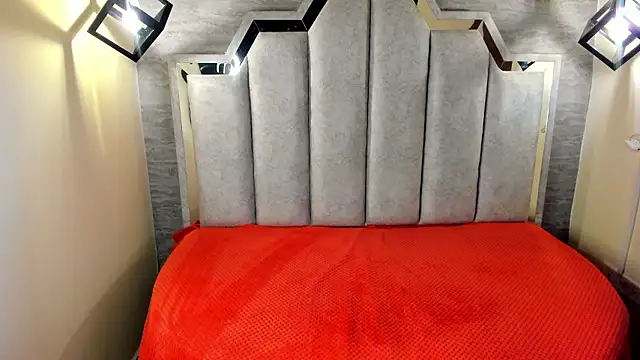 Zafiro claire online show from February 26, 2026, 6:40 pm