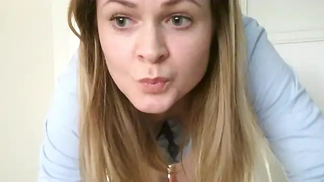 Snapshot of Ginger-bb chatting on March 27, 2026, 8:26 am Ginger-bb online show from March 27, 2026, 8:26 am