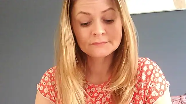 Snapshot of Ginger-bb chatting on April 13, 2026, 6:08 am Ginger-bb online show from April 13, 2026, 6:08 am