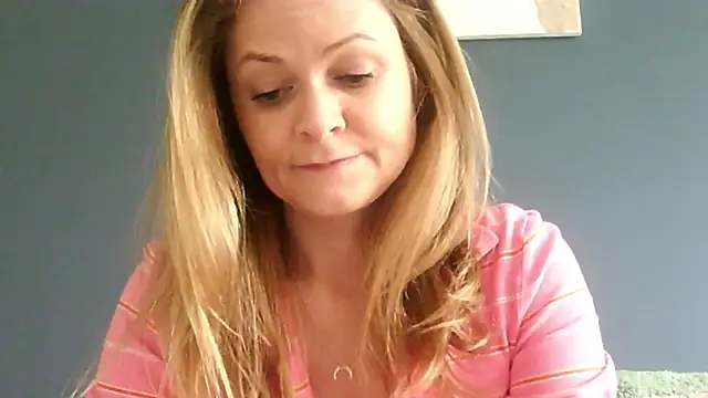 Snapshot of Ginger-bb chatting on April 27, 2026, 5:49 am Ginger-bb online show from April 27, 2026, 5:49 am