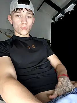 Snapshot of Logan_sixxer chatting on March 21, 2026, 9:29 pm Logan sixxer online show from March 21, 2026, 9:29 pm