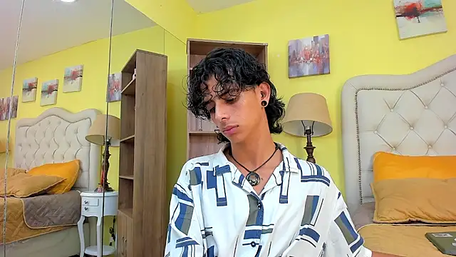 Snapshot of Ibratxandy chatting on October 15, 2025, 9:15 pm Ibratxandy online show from October 15, 2025, 9:15 pm