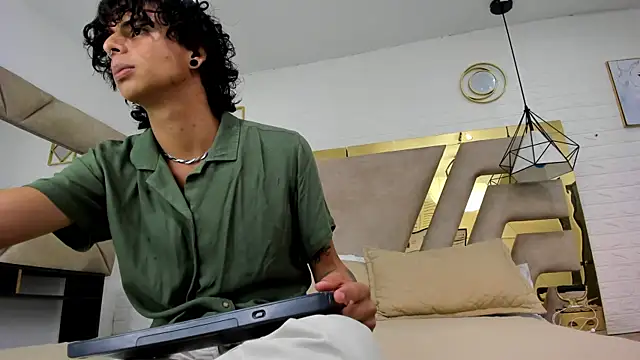 Snapshot of Ibratxandy chatting on November 1, 2025, 6:32 pm Ibratxandy online show from November 1, 2025, 6:32 pm