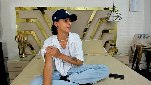 Ibratxandy online show from November 4, 2025, 7:13 pm