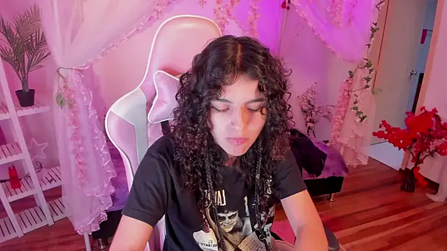 Snapshot of bunny_curly chatting on October 27, 2025, 1:26 pm bunny curly online show from October 27, 2025, 1:26 pm